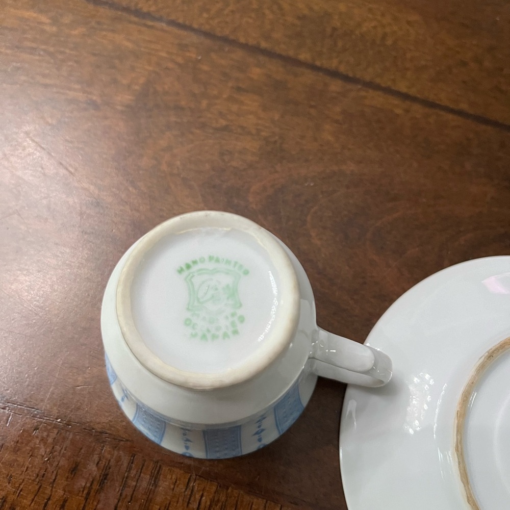 3 small cups with saucers perfect for girls tea party in great condition. - Picture 5 of 11